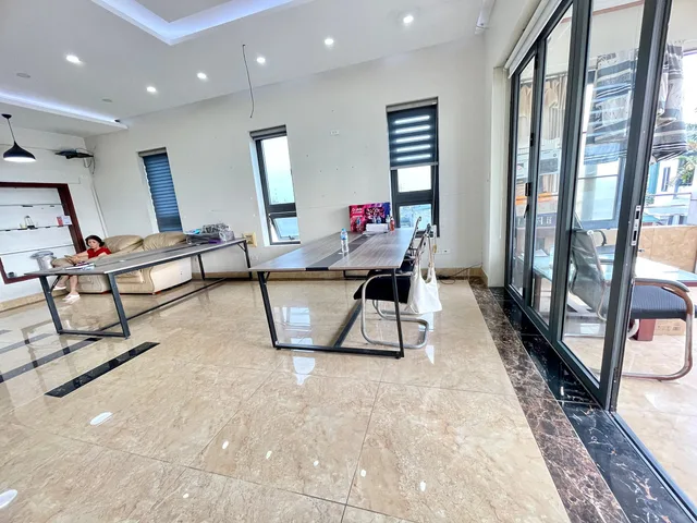 Cho thuê Văn phòng 60m2 giá 11 triệu gần phố Tây Sơn- Đống Đa Hà Nội Có Ban Công Chill