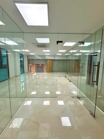 BÁN TÒA NHÀ MẶT PHỐ ĐÔNG QUAN, CẦU GIẤY – 82M² – 8 TẦNG – 15 PHÒNG – DT 110 TRIỆU – 48,5 TỶ
