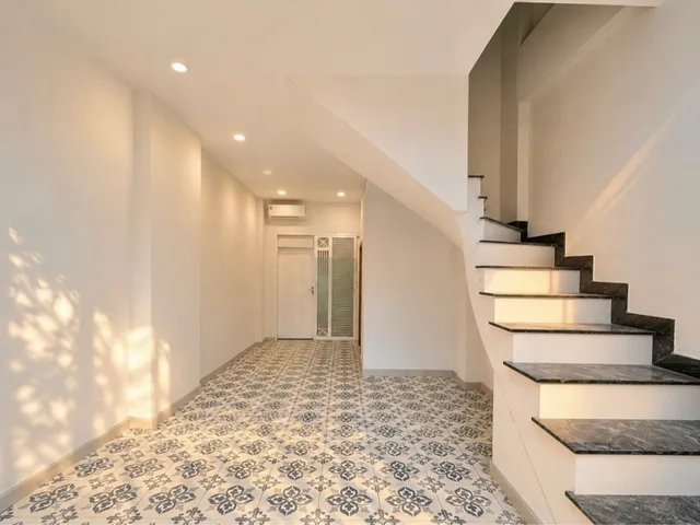 MẶT TIỀN GÓC ĐẠI LỘ NGUYỄN VĂN TRỖI - HUỲNH VĂN BÁNH PHÚ NHUẬN - VIP CỦA VIP - 5 TẦNG FULL KẾT CẤU BTCT - SẴN DÒNG TIỀN 36TR/THÁNG