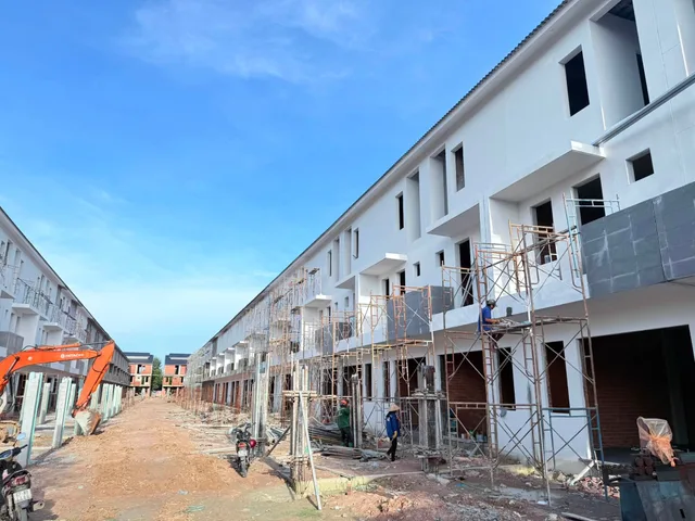 NÓNG HỔI FIESTA CENTRAL – NHÀ PHỐ 4,6 TỶ, VỐN BAN ĐẦU CHỈ 1,38 TỶ!💰