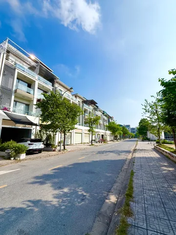 🔥 BÁN NHÀ MẶT PHỐ KĐT VƯỜN SEN – 4 TẦNG, VIEW CÔNG VIÊN, KINH DOANH CỰC TỐT