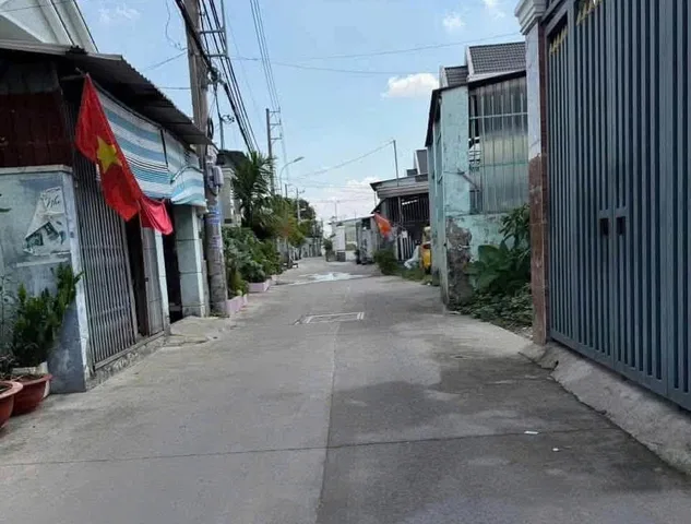 Bán Đất 320m2 có sẵn 120 m2 thổ cư giá 6.8 tỷ tại Đường Nguyễn Thị Sáng Xã Đông Thạnh Huyện Hóc Môn TP. Hồ Chí Minh