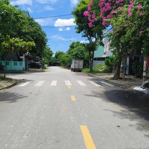 Bán Đất 100m2 có sẵn 100 m2 thổ cư giá 6.3 tỷ tại Đường Ngô Thì Hương , Phường Nại Hiên Đông , Quận Sơn Trà , Đà Nẵng