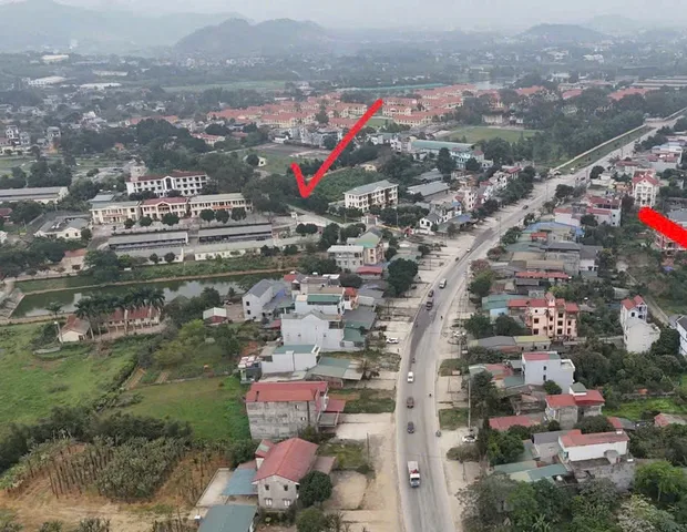100m full thổ cư vị trí đắc địa nằm vùng lõi nội thị Hoà Lạc 
- Dân cư ở đông đúc , vị trí kinh doanh được ngay 
- Xung quanh đầy đủ tiện ích , trường trạm 
- Phù hợp mua ở hoặc đầu tư 
Lh :0945625856