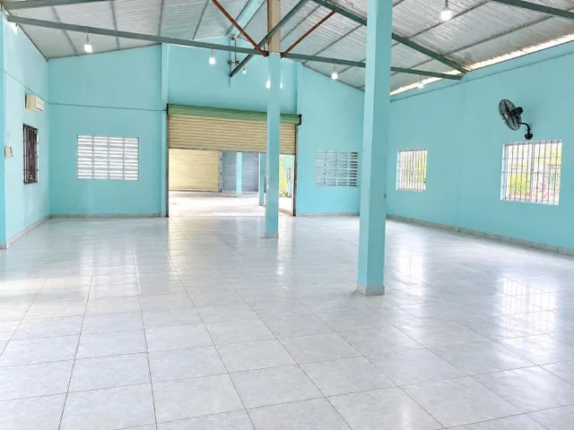 Bán Kho, nhà xưởng và căn nhà 1300m2 giá 9 tỷ tại mặt tiền Ql57C Bến Tre