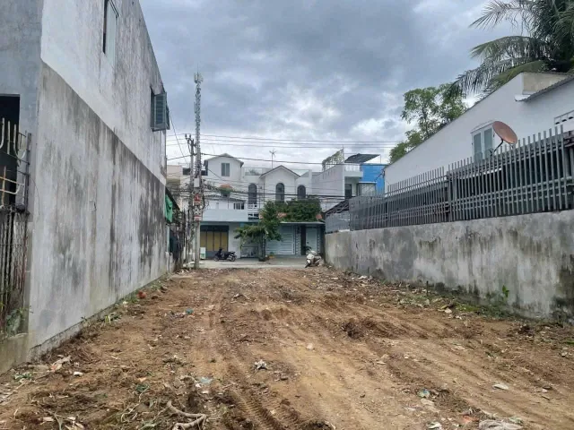 Mặt đường Mai Thị Dõng. Phường Bắc nha Trang. Dt 331.6m2. Giá 26tr/m2