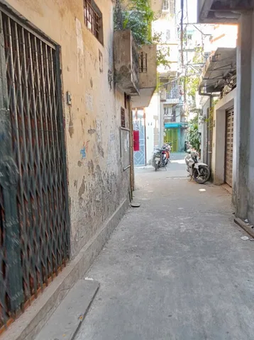 2 TỶ –BÁN  NHÀ TÂN MAI 35M² × 3 TẦNG – LÔ GÓC – HÀNG HIẾM