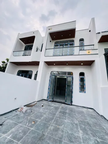 Gia đình chuyển công việc về Hà Nội cần bán lại căn nhà trệt lầu ngay ngã tư Tân Triều