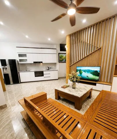 Cho thuê nhà nguyên căn ngõ 198 Hoàng Sâm - Cầu Giấy 40m x 5T giá 18tr, 25M RA PHỐ