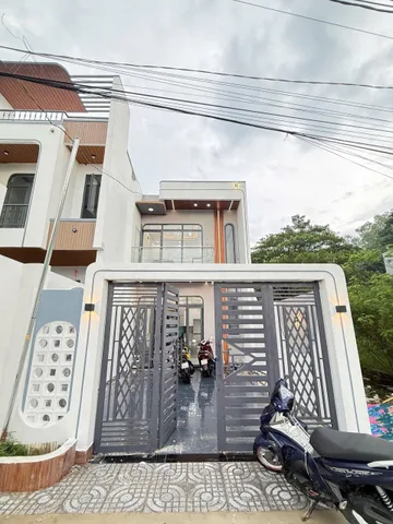 Bán Nhà riêng 90m2 có sẵn 90 m2 thổ cư giá 2.3 tỷ tại Xã Mỹ Hạnh Nam Huyện Đức Hòa Long An