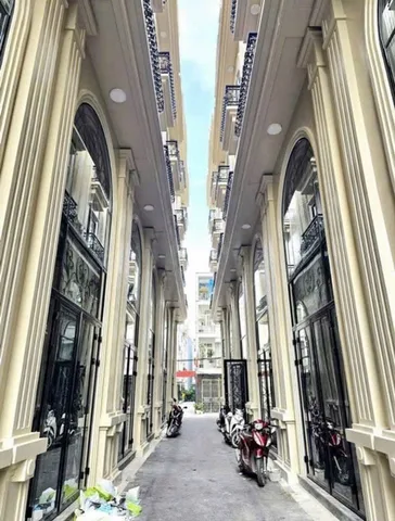 Nhà đẹp Thiên Lôi - Ô tô đỗ cửa - Ngay sát siêu thị aeon mall - Giá 4,4 tỷ