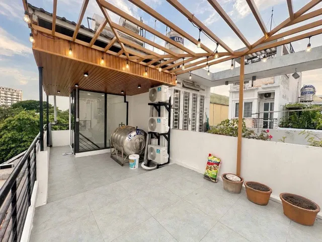 HẺM XE HƠI SÁT MẶT TIỀN HOÀNG HOA THÁM 4 TẦNG, 3PN, DTS 140M² 6.9 TỶ