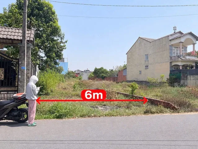 Cạnh bên Khu Công Nghiệp Sonadezi 300m2 giá 520 tr  ( sổ Hồng riêng) xây dựng tự do. Đường nhựa 12. 0909786440