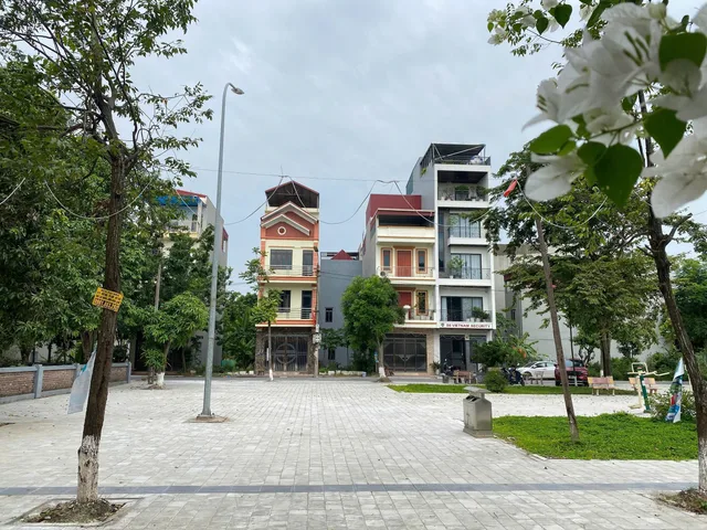 Bán Lô Đẹp Đồng Soi Thị Cầu Chếch Nhà Hát, Mt 5m Dt 74m2 Hướng ĐB Giá 5.9 Tỷ lh e Điệp 0395777369
