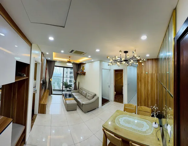 Mở ban công là thấy hồ - 2PN Vinhomes D’Capitale 73m² chỉ 8,5 tỷ