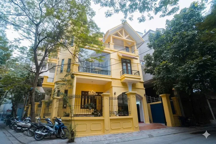 cho thuê biệt thự đường Nguyễn Thị Định  180m².4 tầng, 1 hầm căn góc 2 mặt thoáng.50tr