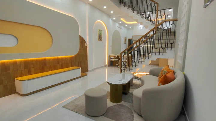Nhà 52m2 full nội thất chỉ xách vali vào ở, ô tô đổ cửa chỉ nhỉnh 5Đ