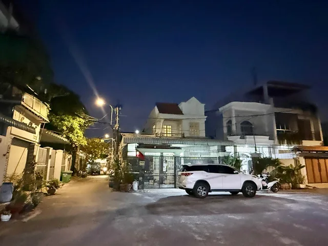 Bán Nhà riêng 150m2 có sẵn 150 m2 thổ cư giá 8.8 tỷ tại Đường số 4 - Chọn - Phường Tam Bình TP. Hồ Chí Minh