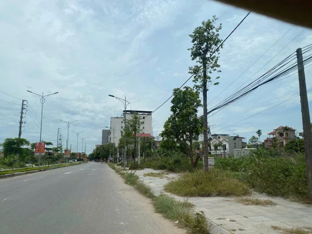 😁Bán Lô Làn 2 Đường 36, Phượng Mao, Quế Võ Mt 5m Dt 147m2 Giá 5 Tỷ lh e Điệp 0395777369