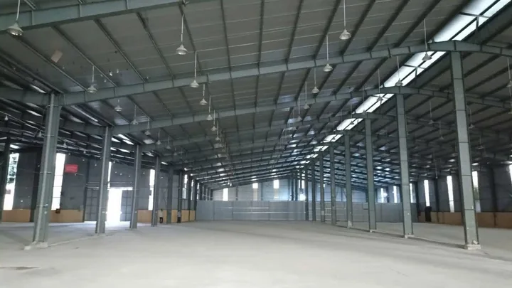 Cần cho thuê 1500m kho xưởng Cầu Diễn container vào tận nơi