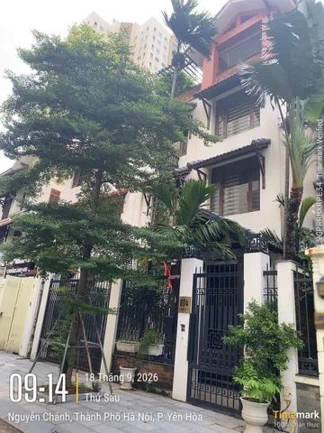 Cho thuê biệt thự Dịch Vọng đường rộng, ô tô tránh nhau 180m², sàn xây dựng 100m² gồm 4 tầng + 1 tầng hầm