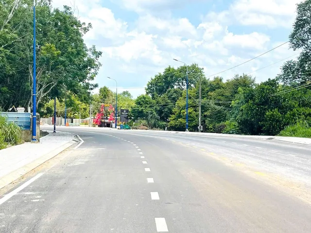 ĐẤT MINH HƯNG 350 TRIỆU / 1075M2(25X43). THỔ CƯ 250M2, SHR. CÁCH QL13 CHỈ 500M