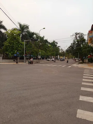 Bán Nhà 3 Tầng Mặt Lê Hồng Phong, Yna Kinh Bắc Đối Diện Bể Bơi Dolphin Mt 4.5m Giá 13.9 Tỷ lh e Điệp 0395777369