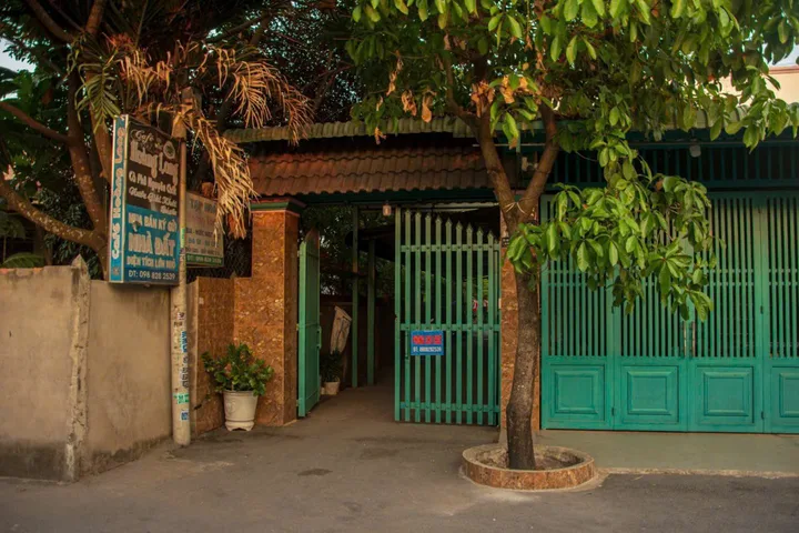 (B481) Bán dãy nhà trọ, 1/ Tỉnh Lộ 8, xã Tân Thạnh Đông, dt 1.043m2, thổ cư `1.036m2, giá 14 tỷ
