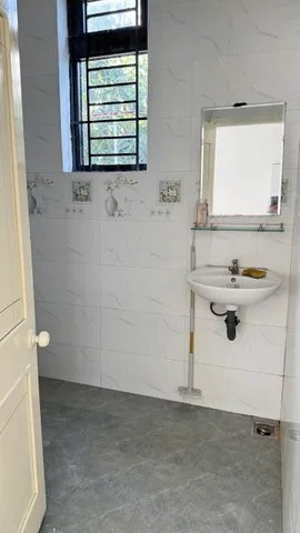 Sẵn nhà vườn 2 mặt tiền trước & sau, dài 9,6m _ hẻm Dương Hiến Quyền ;  cách biển Ba Làng : 80m * DT 148m2. Giá 9.6 tỷ