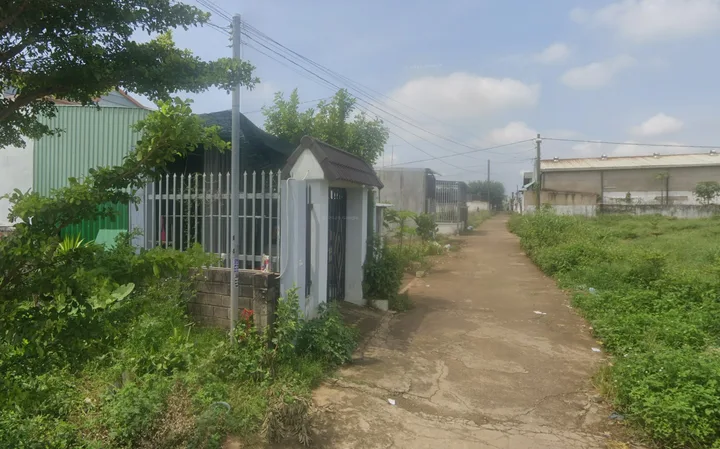 Bán Đất ngay khu công nghiệp Bàu xéo 100m2(5mx20m) có sẵn 100 m2 thổ cư giá 990 triệu tại Xã Tây Hoà Huyện Trảng Bom Đồng Nai