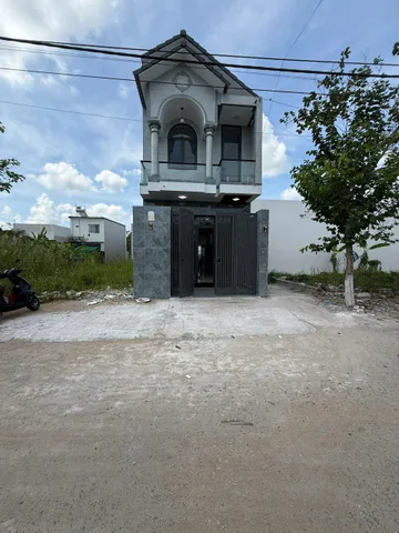Bán Nhà riêng 82.8m2 có sẵn 82.8 m2 thổ cư giá 2.5 tỷ tại Đường N3 KDC Trường An nay là phường Long Châu, Vĩnh Long