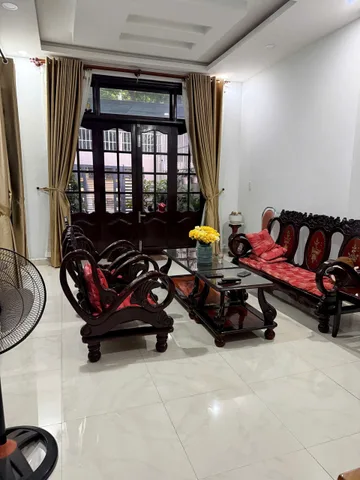 Nhà 3 tầng mặt tiền _  đường Quảng Đức, cực hiếm; gần sát đường Mai Xuân Thưởng. Dt 97.8m2. Giá 10.4 tỷ