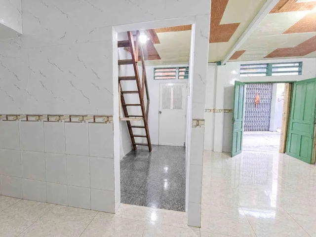 Bán nhà 2 tầng đường Hồng Bàng, phường Bình Tây, DT 23m2 giá 3.6 tỷ, mặt tiền rộng 5.2m