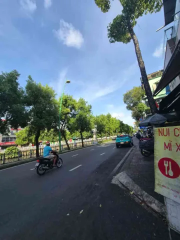 NHÀ SÁT MẶT TIỀN ĐƯỜNG HOÀNG SA  - XE HƠI ĐỖ CỬA - MUA BÁN KINH DOANH - MỞ VĂN PHÒNG - NHỈNH 9 TỶ