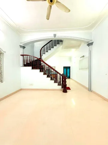 Bán Nhà riêng 77m2 có sẵn 77 m2 thổ cư giá 10.6 tỷ tại Đường Đàm Quang Trung Phường Long Biên Quận Long Biên Hà Nội