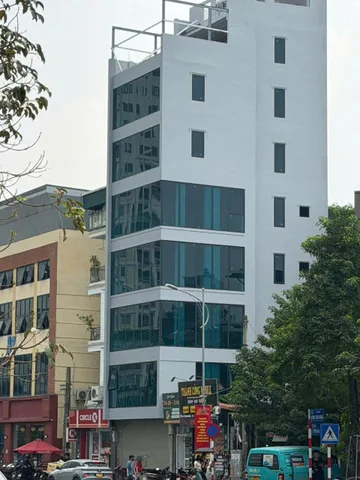 Cho thuê nhà mới xây mặt phố Huỳnh Thúc Kháng, Hà Nội