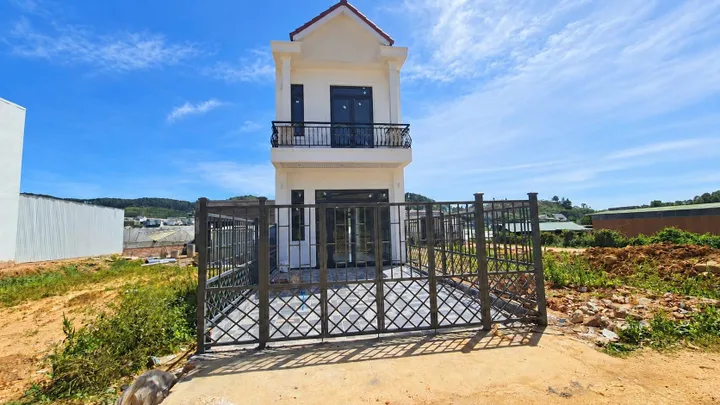 Bán Nhà riêng 103m2 có sẵn 103 m2 thổ cư giá 3.5 tỷ tại - Chọn - Phường Lang Biang - Đà Lạt Lâm Đồng