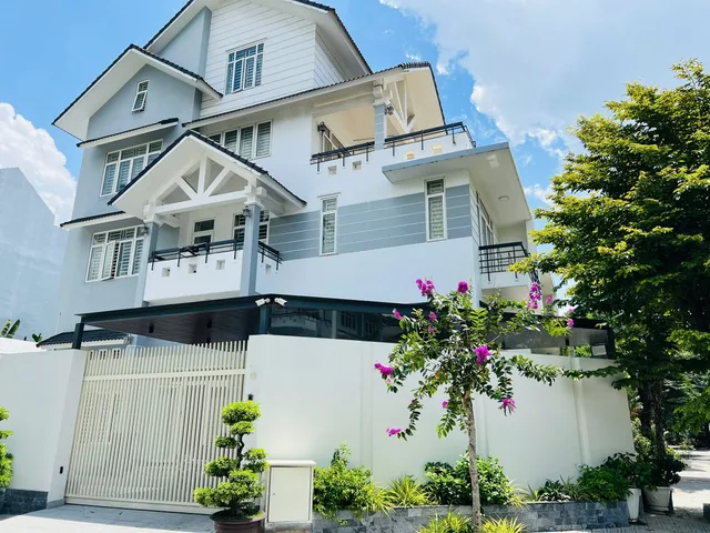 Bán Biệt Thự KDC Gia Hoà_Phước LOng B_Q9_Đối Diện Công Viên Mát Mẻ_Ngang 10M_DTS: 500m2