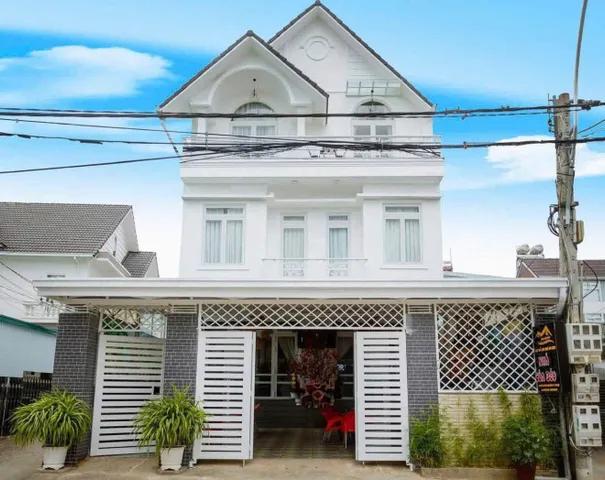 Cho thuê villa full nội thất cao cấp giá 27 triệu tại Đường Xô Viết Nghệ Tĩnh Phường 7 Thành phố Đà Lạt Lâm Đồng