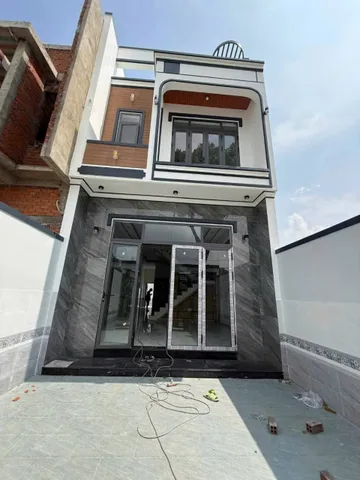 Bán nhà mới xây , đã hoàn công mt đường Lê Thị Hoa  dt 110m2 1 lầu , 3pn,3wc giá 3,99 tỷ