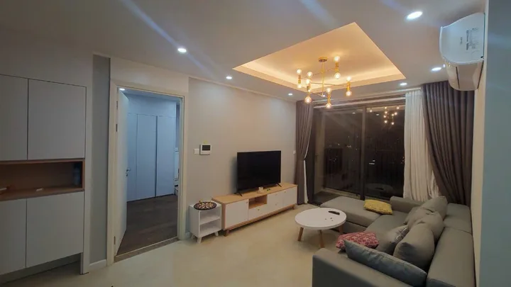 View hồ Đông Nam - 2PN Vinhomes D’Capitale 81m² - full đồ