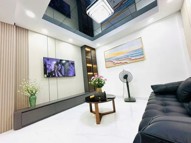 Chỉ hơn 3 tỷ, căn hộ phố Chùa Láng, Đống Đa, thủ phủ các trường Đại Học.