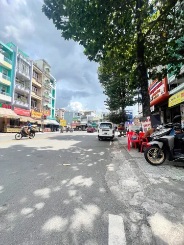 MẶT TIỀN NGUYỄN CHÍ THANH 90M², VỈA HÈ 5M KINH DOANH SẦM UẤT 23 TỶ