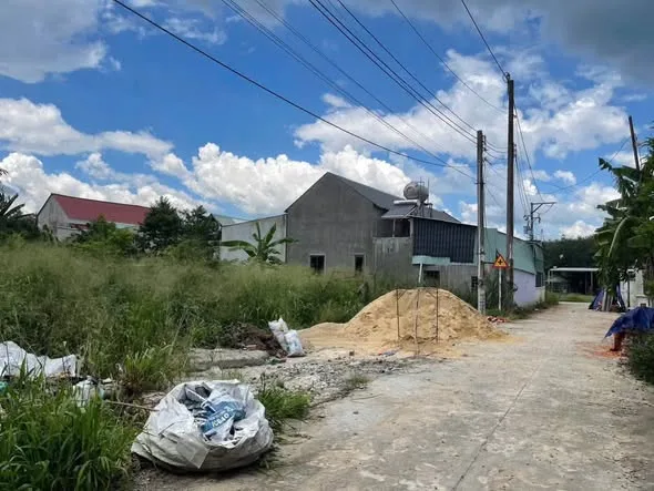 Bán Đất 247m2 có sẵn 100 m2 thổ cư giá 1.05 tỷ tại Xã Tân Hưng Huyện Bàu Bàng Bình Dương