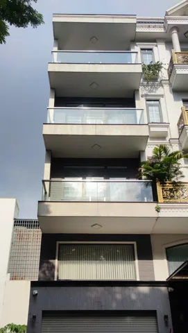 Bán nhà mặt tiền Dương Quảng Hàm, P.6, Gò Vấp, 5 tầng thang máy, đường 40m, 5PN, 13.2 tỷ
