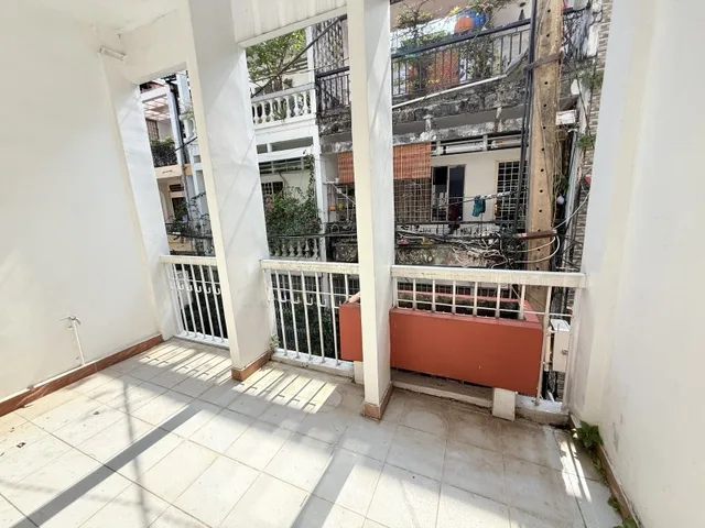 Nội thất VIP, sổ A4 Nguyễn Văn Đậu, P.11, Bình Thạnh, 4x15.2m, 3 tầng, chỉ 9.8 tỷ