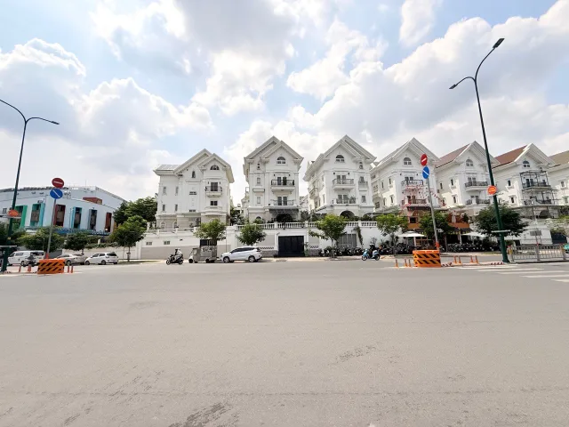 Bán đất tặng nhà HXH 77m2 giá 7.7 tỷ tại Đường Dương Quảng Hàm Phường 05 Quận Gò Vấp TP. Hồ Chí Minh