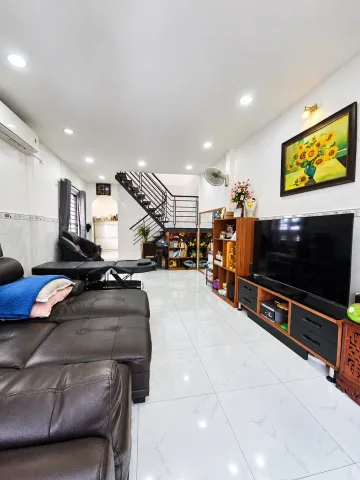 NHÀ MỚI ĐẸP – GẦN NGUYỄN THẾ TRUYỆN – DT 81M² – SÂN ĐỂ XE RỘNG – TẶNG NỘI THẤT – CHỈ 6.X TỶ
