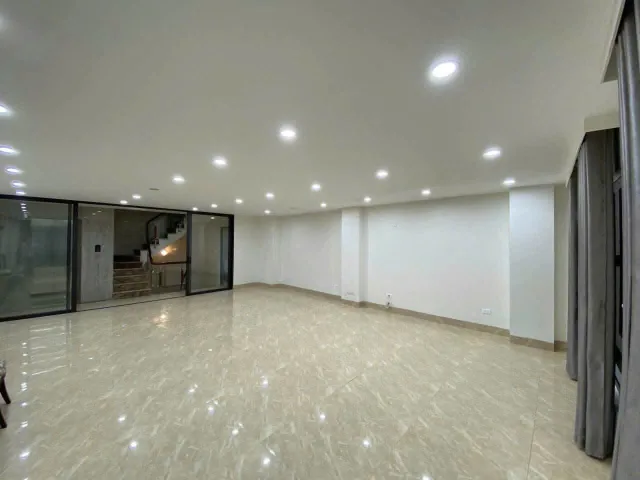 Nhà Kim Mã, Ba Đình THANG MÁY, OTO 80M X 5T, MT 6.8m giá 35 triệu