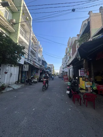 NHÀ SÁT TRỤC ĐƯỜNG LÊ VĂN QUỚI - HẺM Ô TÔ ĐẬU CỬA - SẴN DÒNG TIỀN 8TR/T - CHỈ 5,3 TỶ TL